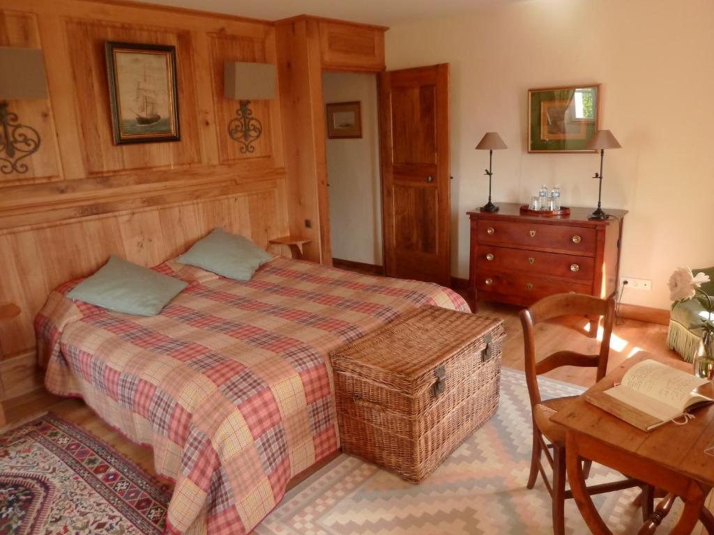 Chambres D'Hotes Du Hameau Les Brunes Bozouls Rum bild