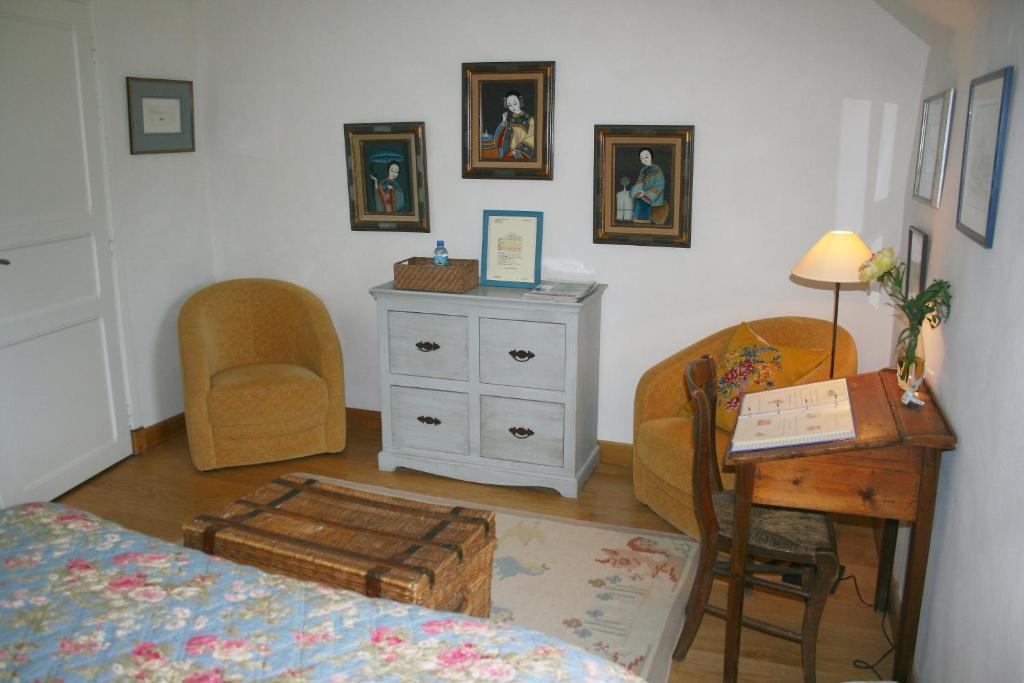 Chambres D'Hotes Du Hameau Les Brunes Bozouls Rum bild